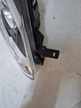 Laden Sie das Bild in den Galerie-Viewer, Frontscheinwerfer Ford Fiesta I H1BB-13100-CJ LED Rechts Scheinwerfer Headlight SCH3540098740ck