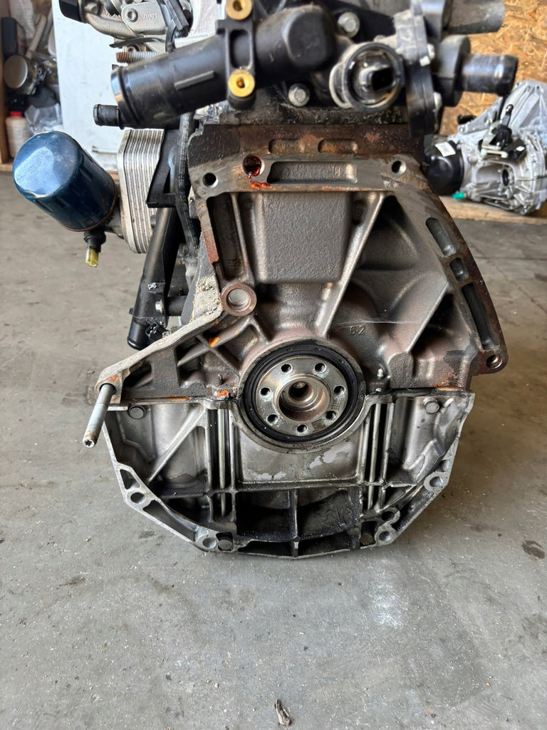 Motor Renault I 110421615 1.5 DCI 66TKm Diesel Engine Unkomplett