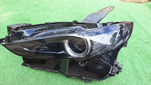 Load image into Gallery viewer, Frontscheinwerfer Mazda Cx30 DFR7-51040 Links Scheinwerfer Headlight