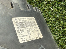 Laden Sie das Bild in den Galerie-Viewer, Frontscheinwerfer Mercedes-Benz W204 A2048208461 Rechts Scheinwerfer Headlight SCH4330505106na