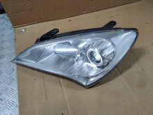 Laden Sie das Bild in den Galerie-Viewer, Frontscheinwerfer Genesis Coupe Links Scheinwerfer Headlight