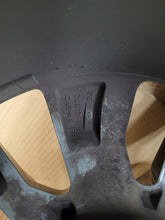 Load image into Gallery viewer, 1x Alufelge 17 Zoll 7.0" 5x114.3 46ET 9810098577 Toyota Proace Verso Rim Wheel FEL5221105905zs