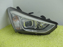 Laden Sie das Bild in den Galerie-Viewer, Frontscheinwerfer Hyundai Santa III Fe 92102-B8 92102-2W Rechts Headlight SCH8435016255lz