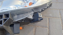 Laden Sie das Bild in den Galerie-Viewer, Frontscheinwerfer Mazda 5 Cw Links Scheinwerfer Headlight SCH1141359451ty