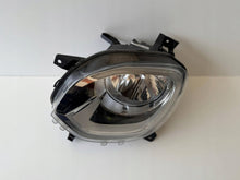 Laden Sie das Bild in den Galerie-Viewer, Frontscheinwerfer Renault Twingo III 260602593R Links Scheinwerfer Headlight SCH9435766639np