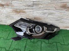 Laden Sie das Bild in den Galerie-Viewer, Frontscheinwerfer Land Rover Discovery FK72-13W030-EF Xenon Links Headlight SCH1439490786uh