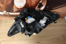 Laden Sie das Bild in den Galerie-Viewer, Frontscheinwerfer Mercedes-Benz Vito W447 Eqv A4479063301 LED Rechts oder Links