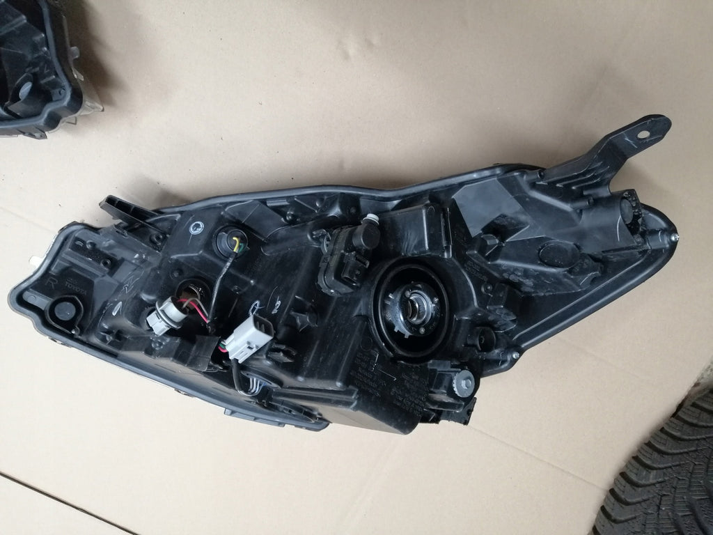 Frontscheinwerfer Toyota Yaris LED Rechts Scheinwerfer Headlight