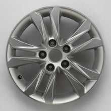 Laden Sie das Bild in den Galerie-Viewer, 1x Alufelge 16 Zoll 6.5&quot; 5x114.3 50ET Glanz Silber 52910A5300 Hyundai Elantra