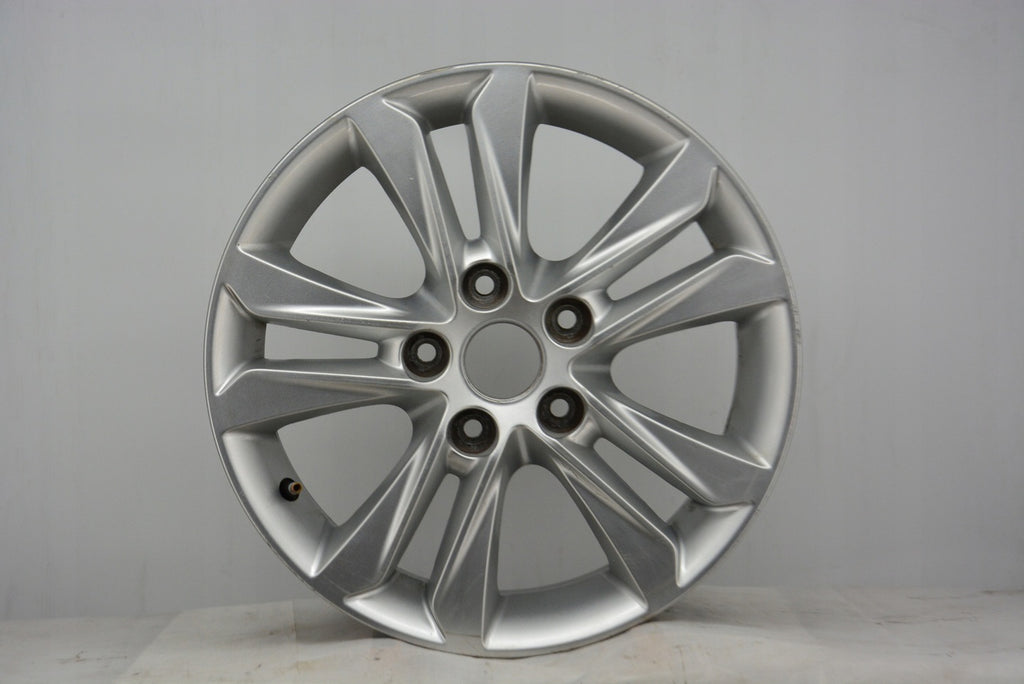 1x Alufelge 16 Zoll 6.5" 5x114.3 50ET Glanz Silber 52910A5300 Hyundai Elantra