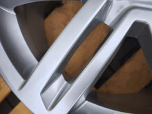 Laden Sie das Bild in den Galerie-Viewer, 1x Alufelge 20 Zoll 8.0" 5x112 25ET Glanz Silber 4G0601025AS Audi A6 C7 FEL1444686397fn