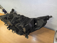 Laden Sie das Bild in den Galerie-Viewer, Frontscheinwerfer Opel Astra 39158010 LED Rechts Scheinwerfer Headlight