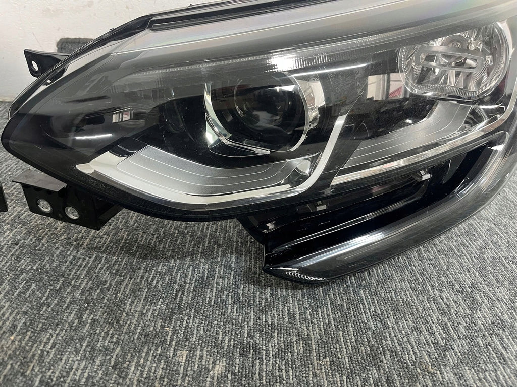 Frontscheinwerfer Renault Megane IV 260108478R 260602792R LED Ein Satz Headlight SCH7477037082rr