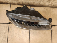 Laden Sie das Bild in den Galerie-Viewer, Frontscheinwerfer Skoda Superb III 3V1941016B Xenon Rechts Headlight