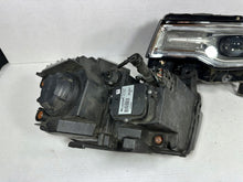Laden Sie das Bild in den Galerie-Viewer, Frontscheinwerfer Jeep Grand Cherokee Wk2 I 68289238AG 68289239AG Ein Satz SCH6493972713hd