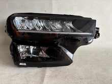 Laden Sie das Bild in den Galerie-Viewer, Frontscheinwerfer Skoda Karoq 57B941010 Full LED Rechts Scheinwerfer Headlight SCH4500922667rg