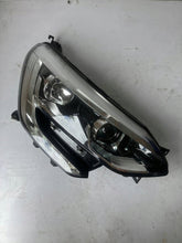 Laden Sie das Bild in den Galerie-Viewer, Frontscheinwerfer Renault Megane IV 260102555R LED Rechts Scheinwerfer Headlight