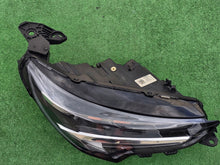 Laden Sie das Bild in den Galerie-Viewer, Frontscheinwerfer Opel Corsa F 9829522580 LED Rechts Scheinwerfer Headlight SCH2527670476gn