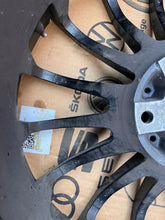 Load image into Gallery viewer, 1x Alufelge 19 Zoll 9.5" 5x120 BMW F25 Rim Wheel FEL8392166841ig