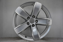 Load image into Gallery viewer, 1x Alufelge 17 Zoll 6.5&quot; 5x112 38ET Glanz Silber 5NA071497 Vw Rim Wheel