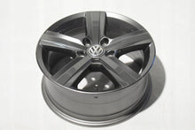 Load image into Gallery viewer, 4x Alufelge 16 Zoll 6.5" 5x112 46ET Glanz Grau 5G0601025BP VW Touran Jetta FEL6423420275at
