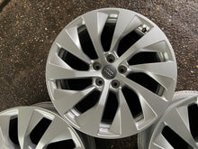 Laden Sie das Bild in den Galerie-Viewer, 4x Alufelge 18 Zoll 8.0" 5x112 26ET Glanz Silber 4K8601025 Audi Rim Wheel FEL3267275851zq