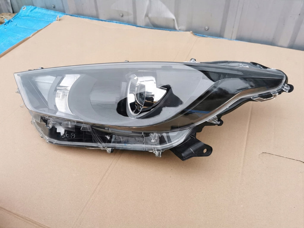 Frontscheinwerfer Toyota Yaris Links Scheinwerfer Headlight