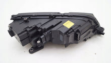 Laden Sie das Bild in den Galerie-Viewer, Frontscheinwerfer Skoda Octavia III 5E1941015 LED Ein Stück (Rechts oder Links) SCH6939463725tf