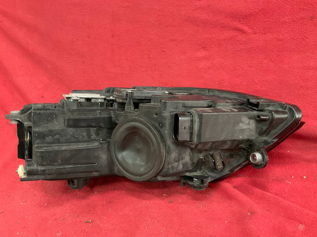 Frontscheinwerfer VW Jetta 5C7941752E LED Rechts Scheinwerfer Headlight SCH9264654109au