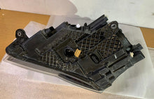 Laden Sie das Bild in den Galerie-Viewer, Frontscheinwerfer Skoda Superb III 3V1941016A Xenon Rechts Headlight