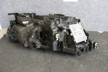 Laden Sie das Bild in den Galerie-Viewer, Frontscheinwerfer Skoda Octavia IV Links Scheinwerfer Headlight SCH3795209105jg