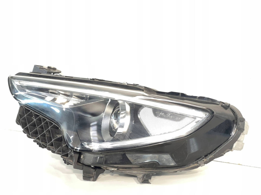 Frontscheinwerfer Alfa Romeo Stelvio 00505639620 Xenon Links Headlight SCH9340678617qs