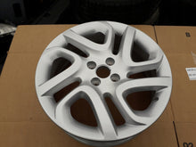Load image into Gallery viewer, 1x Alufelge 17 Zoll 6.5" 4x100 40ET Glanz Silber 403008829 Renault Captur FEL8297805881yw
