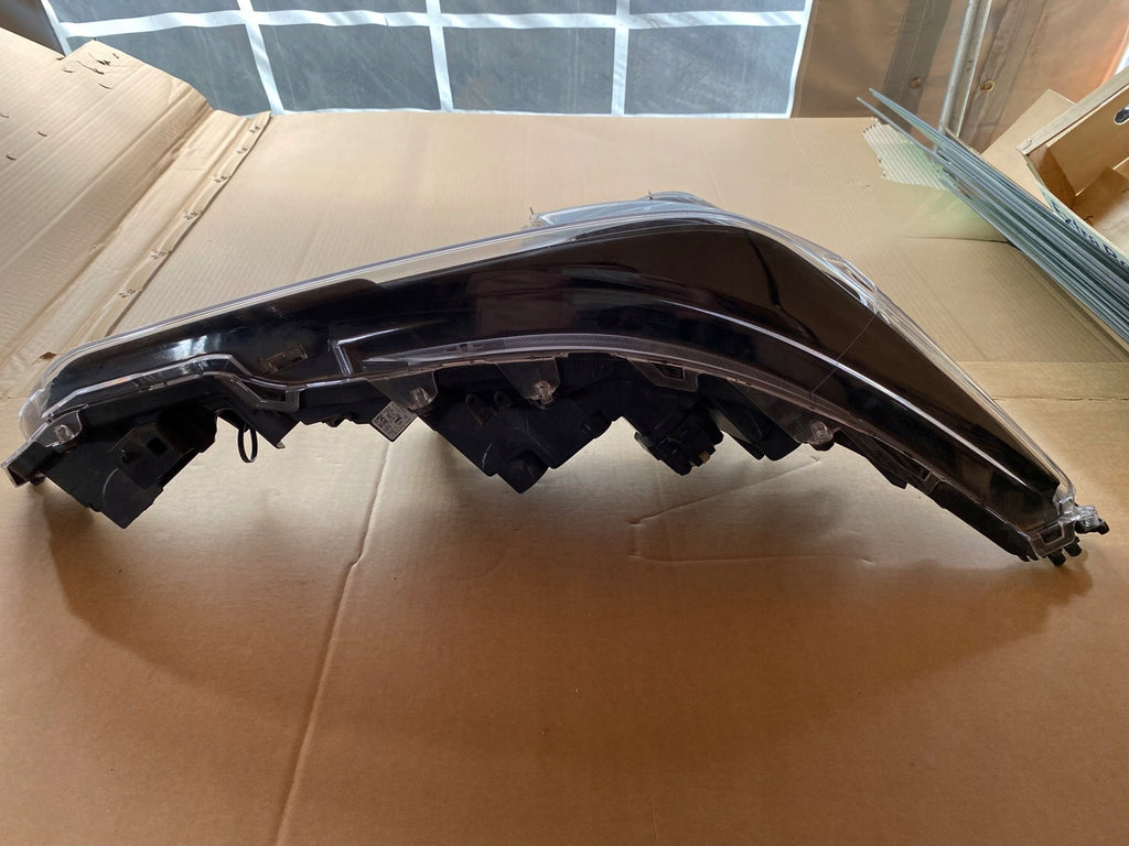 Frontscheinwerfer Toyota Auris 81110-02S60 Links Scheinwerfer Headlight