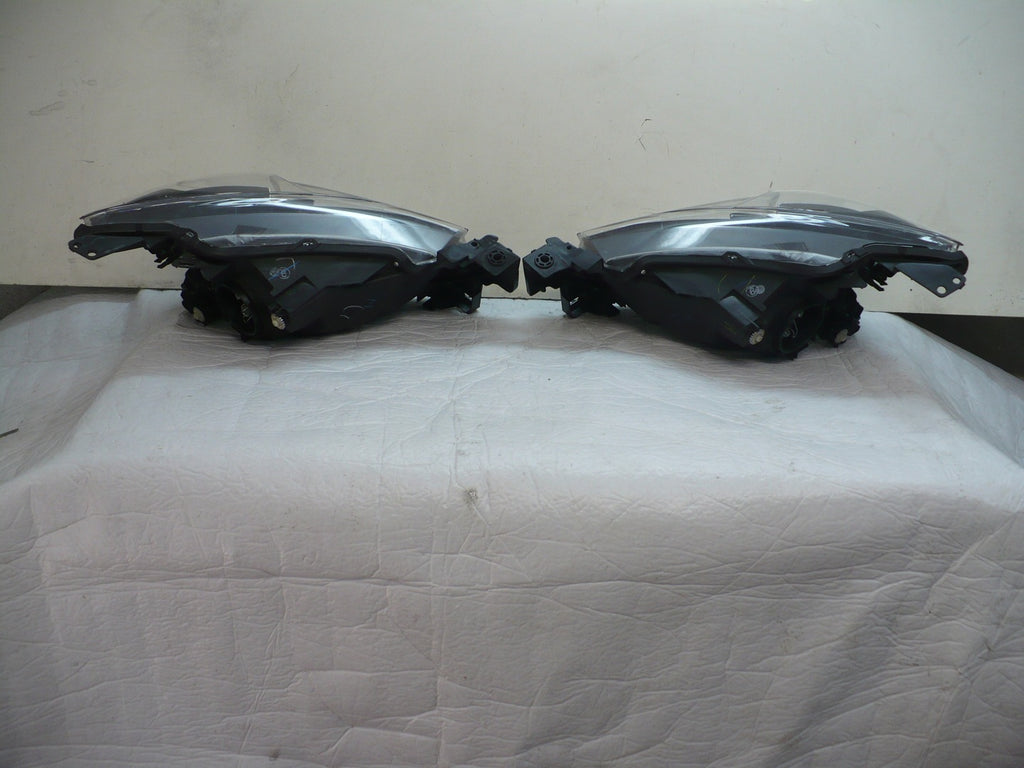 Frontscheinwerfer Mazda II DB5J-51040 Ein Stück (Rechts oder Links) Headlight