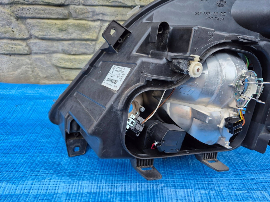 Frontscheinwerfer Mercedes-Benz Sprinter A9068200261 Rechts Headlight SCH1854984325uo