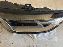 Load image into Gallery viewer, Frontscheinwerfer Audi A4 8W0941012 Rechts Scheinwerfer Headlight SCH9208269691iz