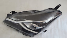 Laden Sie das Bild in den Galerie-Viewer, Frontscheinwerfer Toyota Yaris Links Scheinwerfer Headlight