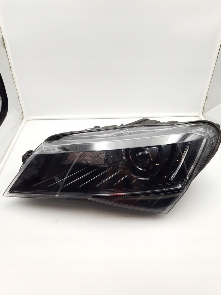 Frontscheinwerfer Skoda Superb III 3V1941015 Xenon Links Scheinwerfer Headlight