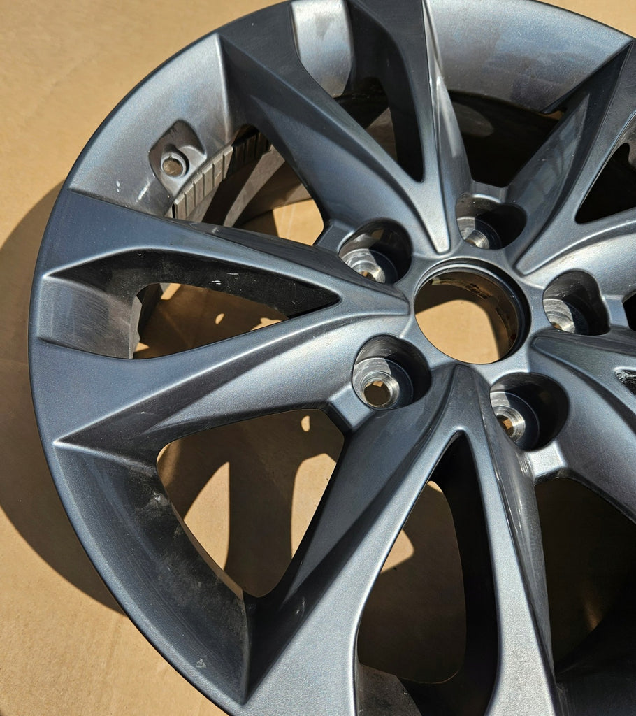 1x Alufelge 16 Zoll 6.5" 4x114.3 48ET Glanz Graphit 52910-2Y510 Hyundai Ix35