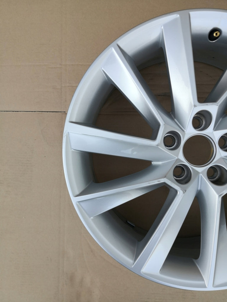 1x Alufelge 17 Zoll 6.5" 5x100 40ET Glanz Silber 657601025 Skoda Scala Rim Wheel FEL8047061427mk