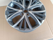 Load image into Gallery viewer, 1x Alufelge 17 Zoll 6.5" 5x100 50ET Toyota Rim Wheel FEL8216260947nh