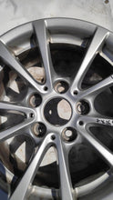 Laden Sie das Bild in den Galerie-Viewer, 1x Alufelge 16 Zoll 7.0&quot; 5x120 31ET 6796236 BMW F30 Rim Wheel