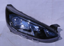 Load image into Gallery viewer, Frontscheinwerfer Ford Focus MX7B-13E014-CC MX7B13E014CC LED Rechts Headlight