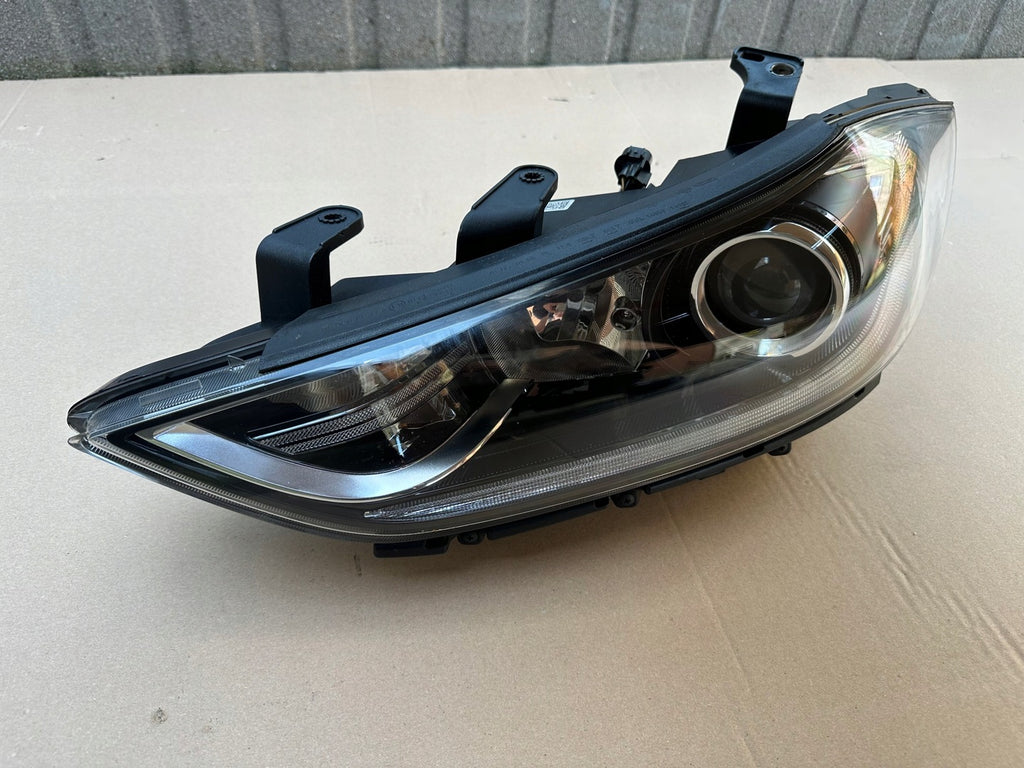 Frontscheinwerfer Hyundai Elantra 92101-F2100 Links Scheinwerfer Headlight