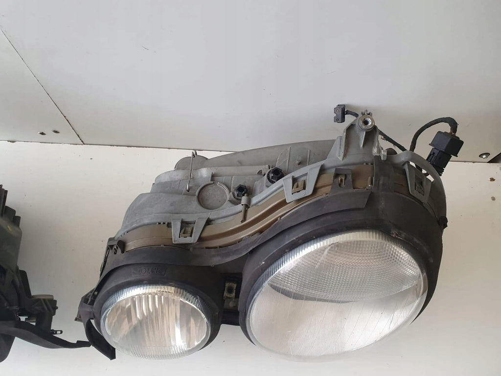 Frontscheinwerfer Mercedes-Benz 210210210 Ein Satz Scheinwerfer Headlight