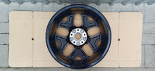 Load image into Gallery viewer, 1x Alufelge 17 Zoll 6.5" 5x114.3 50ET Glanz Silber 403004100R Dacia Duster FEL6541553885ka