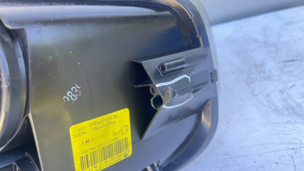 Frontscheinwerfer Kia Venga 1P92101000 Links Scheinwerfer Headlight