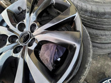 Laden Sie das Bild in den Galerie-Viewer, 1x Alufelge 18 Zoll 7.0" 5x114.3 45ET Glanz Schwarz 9965787080 Mazda 3 Rim Wheel FEL6316659416ej