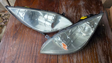 Laden Sie das Bild in den Galerie-Viewer, Frontscheinwerfer Mitsubishi Colt I MR957354 8301A283 Ein Satz Headlight SCH6868560926zp